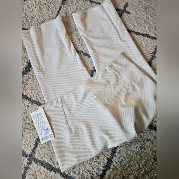 Lululemon ribbed Softstreme Zip-leg Crop 25' In Bone Size 14 - Picture 4 of 8